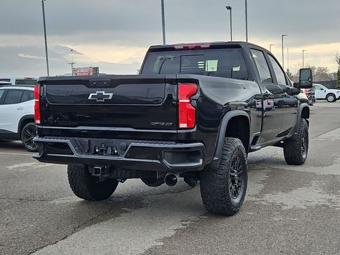Used 2026 Chevrolet Silverado 2500 ZR2 w/ LPO, Dark Essentials Package image 3