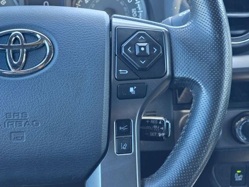 Used 2018 Toyota Tacoma TRD Off-Road w/ TRD Premium Off Road Package AWD/4WD image 21