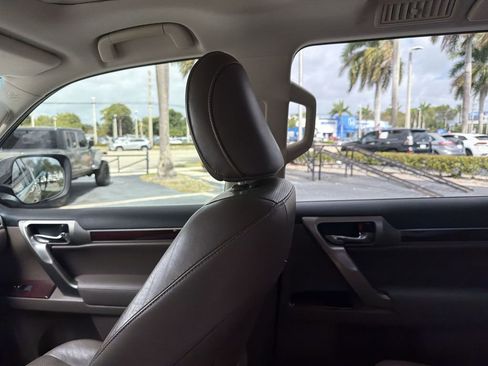 Used 2012 Lexus GX 460 w/ Comfort Plus Pkg image 12