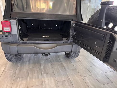 Used 2017 Jeep Wrangler Unlimited Sport w/ Quick Order Package 24S AWD/4WD image 33