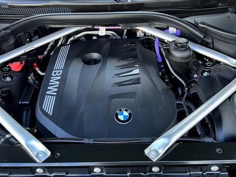 Used 2024 BMW X7 xDrive40i image 63