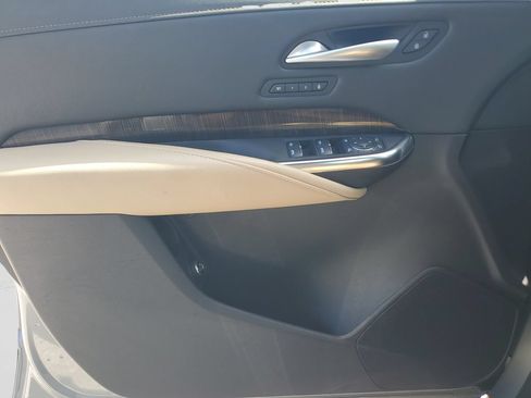 Used 2025 Cadillac XT4 Premium Luxury FWD image 19