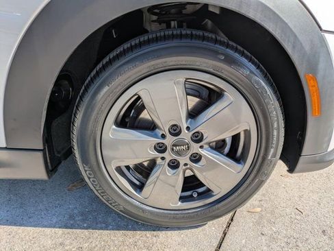 Used 2024 MINI Cooper 2-Door Hardtop image 10