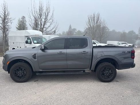 Used 2025 Ford Ranger Lariat w/ Black Appearance Package image 8