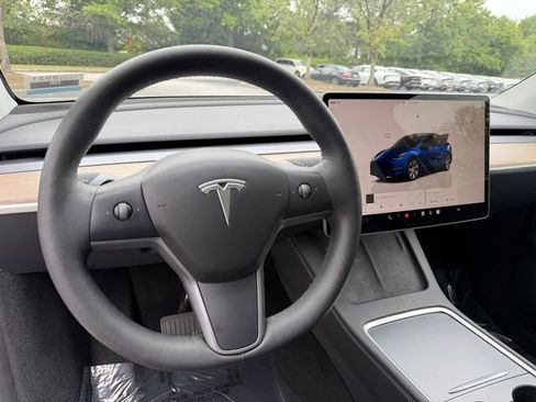 Used 2023 Tesla Model Y Long Range AWD/4WD image 14