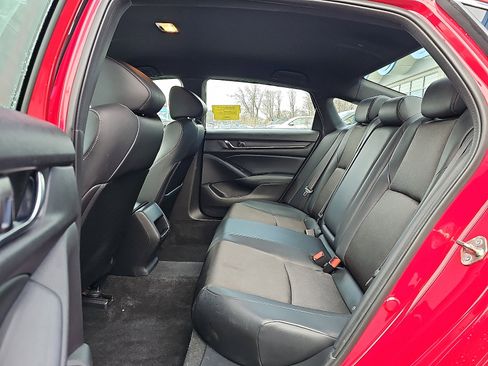 Used 2018 Honda Accord Sport image 10