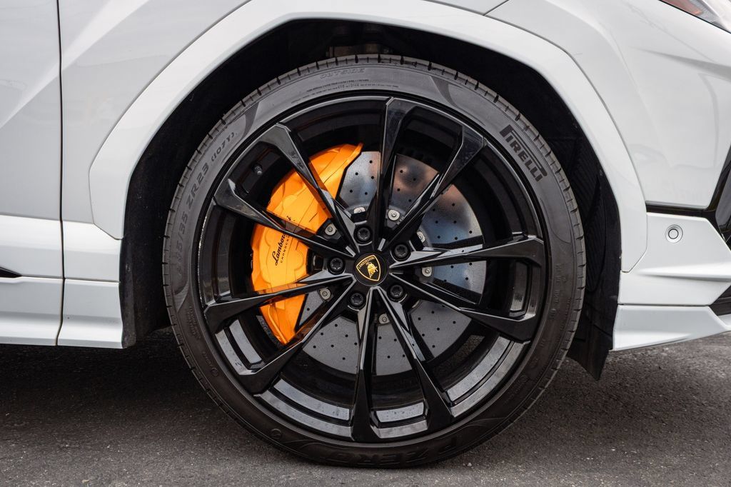 Used 2023 Lamborghini Urus S AWD/4WD image 34