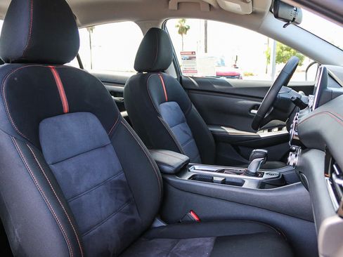 Used 2025 Nissan Sentra SR w/ Midnight Edition FWD image 16