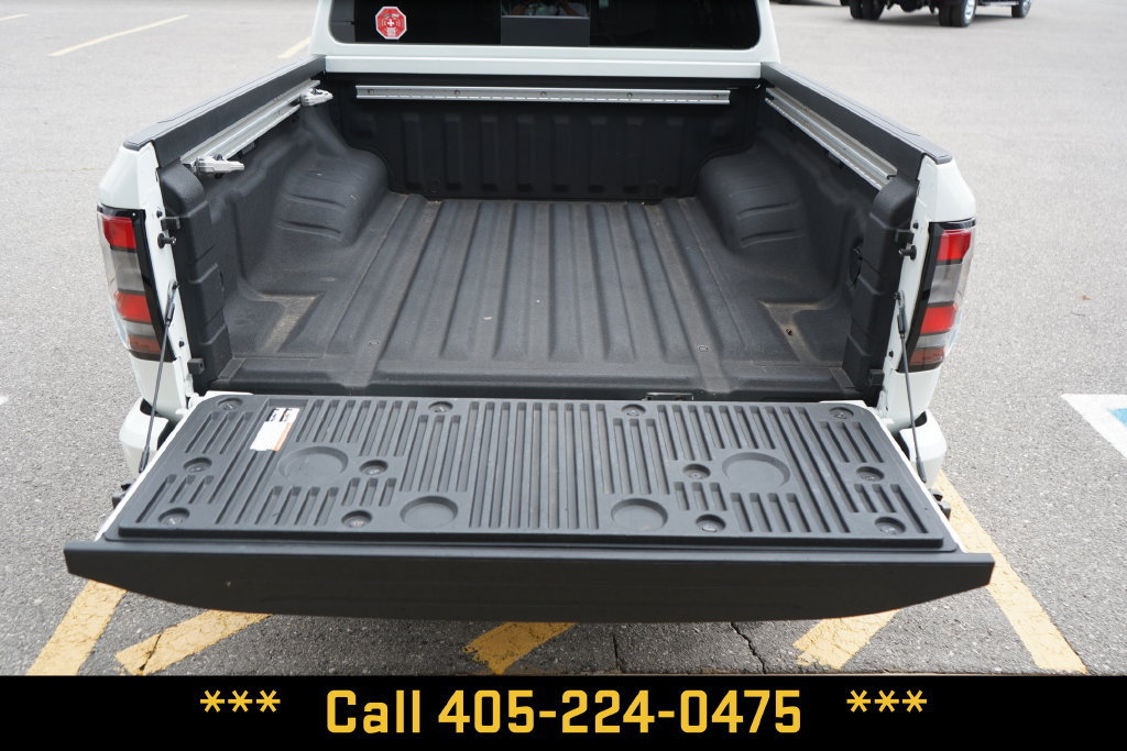 Used 2025 Nissan Frontier SL AWD/4WD image 14