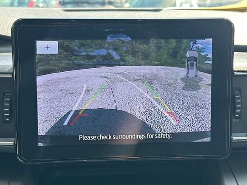Used 2022 Ford Explorer XLT w/ Equipment Group 202A AWD/4WD image 38