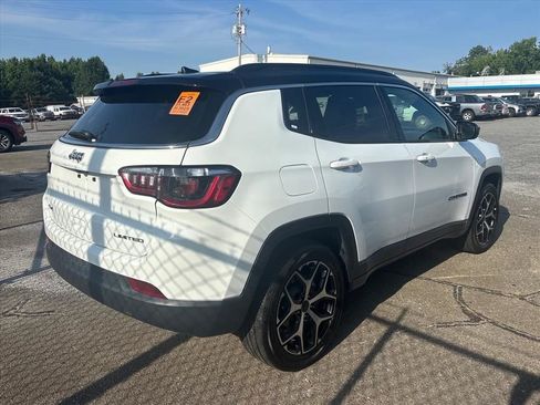 Used 2025 Jeep Compass Limited AWD/4WD image 10