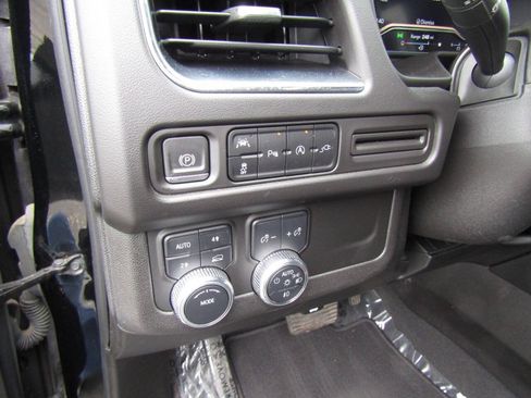 Used 2022 GMC Yukon XL SLE AWD/4WD image 21