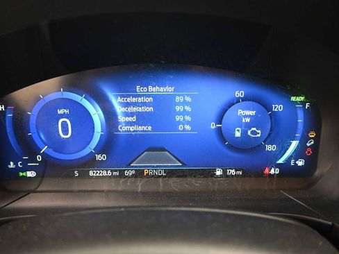 Used 2022 Ford Escape Titanium AWD/4WD image 11