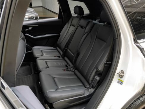 Used 2023 Audi Q7 2.0T Premium Plus w/ Premium Plus Package AWD/4WD image 43