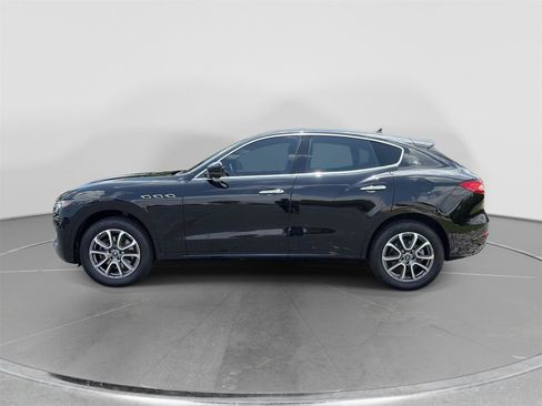 Used 2020 Maserati Levante AWD/4WD image 2