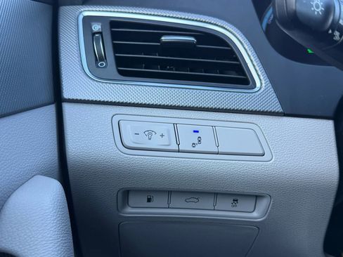 Used 2016 Hyundai Sonata Plug-In Hybrid image 36