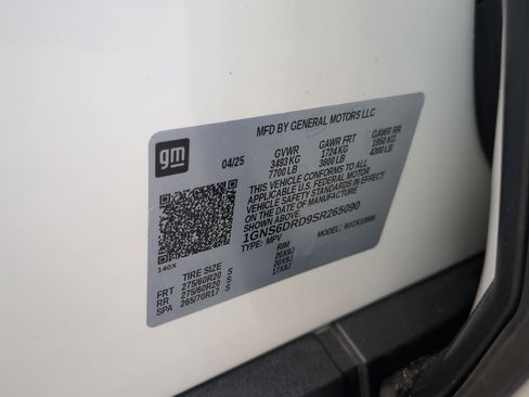 Used 2025 Chevrolet Suburban Z71 AWD/4WD image 33