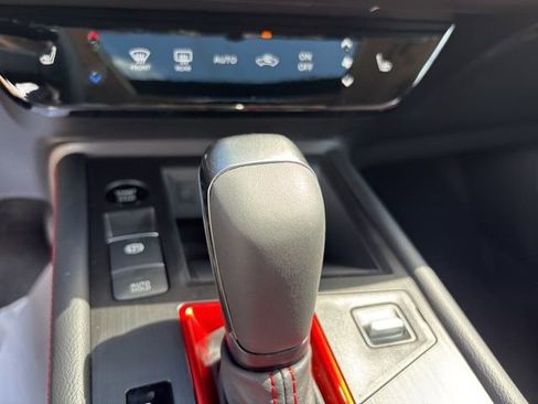 New 2026 Nissan Kicks SR w/ SR Premium Package FWD image 17
