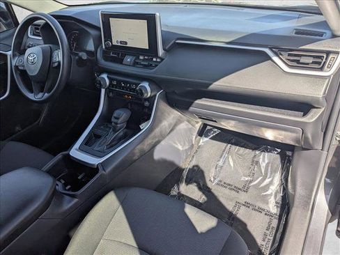 Used 2025 Toyota RAV4 XLE FWD image 27