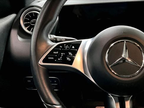 Used 2024 Mercedes-Benz GLA 250 4MATIC image 23