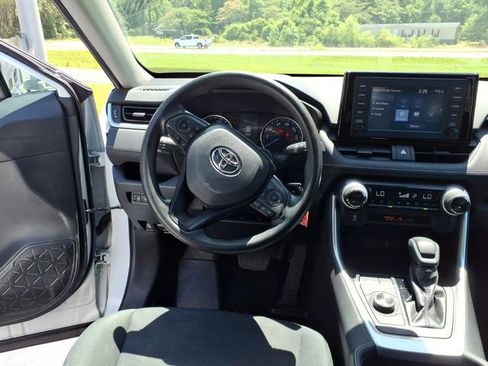 Used 2019 Toyota RAV4 LE w/ Carpet Mat Package AWD/4WD image 12