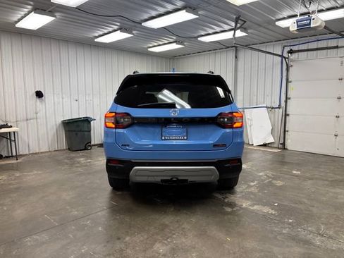 Used 2025 Honda Pilot TrailSport image 4