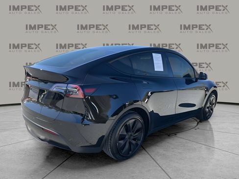 Used 2025 Tesla Model Y Long Range RWD image 5