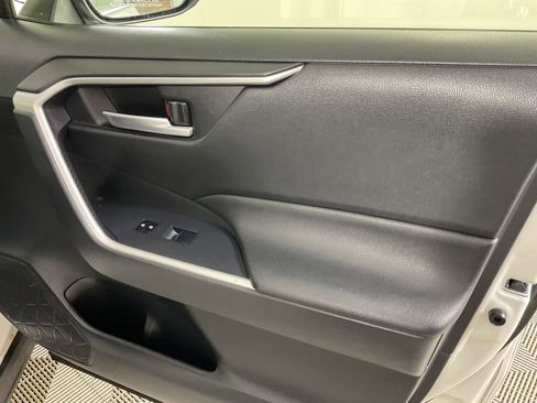 Used 2019 Toyota RAV4 XLE Premium w/ Cold Weather Package AWD/4WD image 25