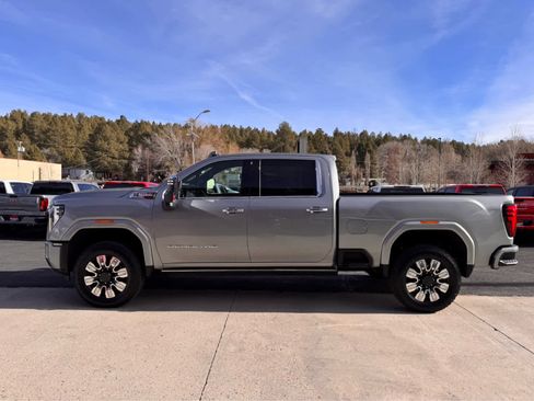 Used 2025 GMC Sierra 2500 Denali w/ Denali Reserve Package image 2
