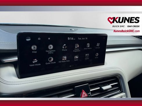 Used 2025 Genesis G70 2.5T AWD/4WD image 26