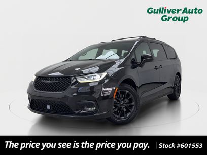 Used 2021 Chrysler Pacifica Touring-L w/ S Appearance Package