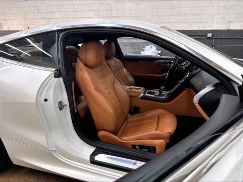 Used 2022 BMW M850i xDrive Coupe w/ Driving Assistance Package AWD/4WD image 10