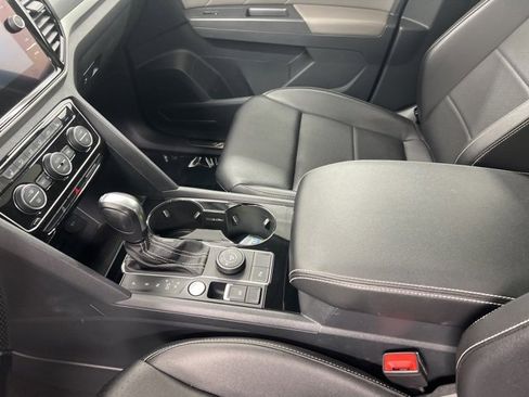 Used 2022 Volkswagen Atlas SEL R-Line image 16