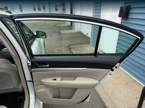 Used 2014 Subaru Legacy 2.5i Premium AWD/4WD image 39