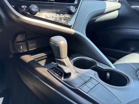 Used 2024 Toyota Camry SE image 15