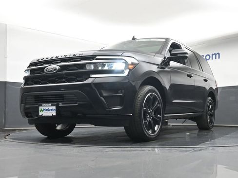 Used 2024 Ford Expedition Limited AWD/4WD image 6
