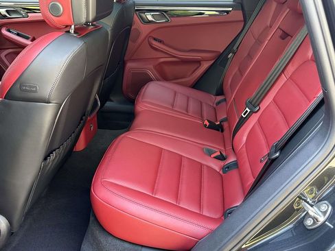 Certified 2026 Porsche Macan Turbo image 12