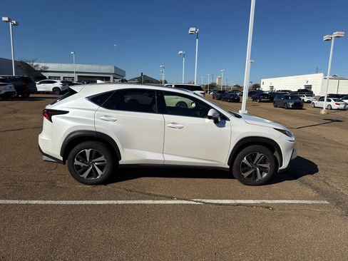 Used 2019 Lexus NX 300 FWD image 4