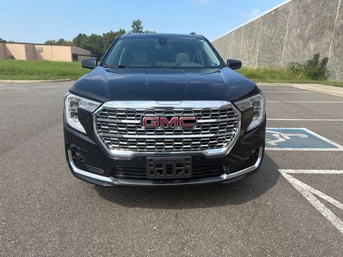 Used 2023 GMC Terrain Denali AWD/4WD image 2