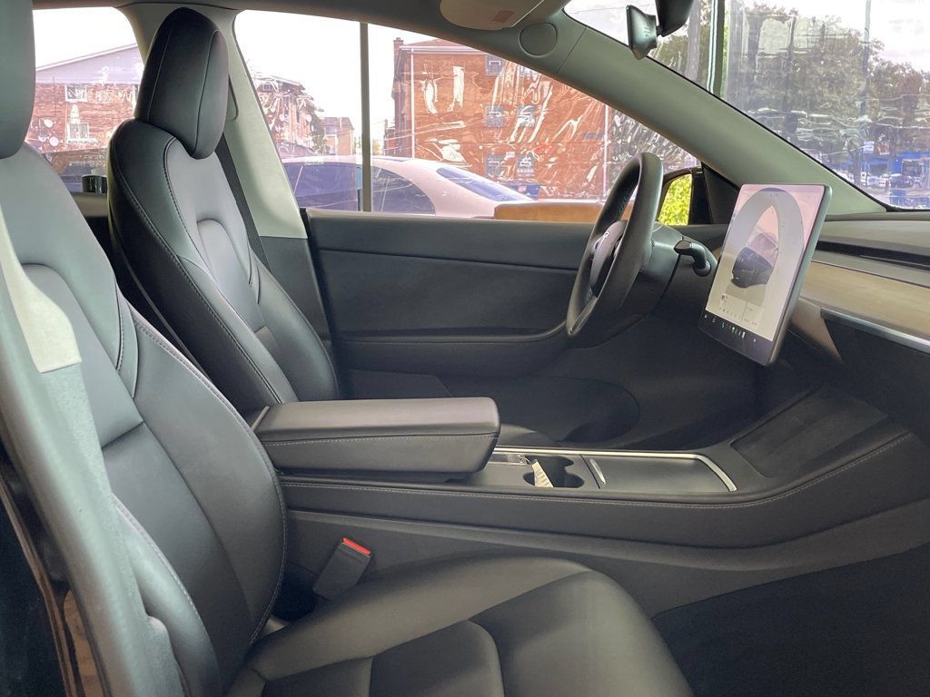 Used 2022 Tesla Model Y Performance AWD/4WD image 23