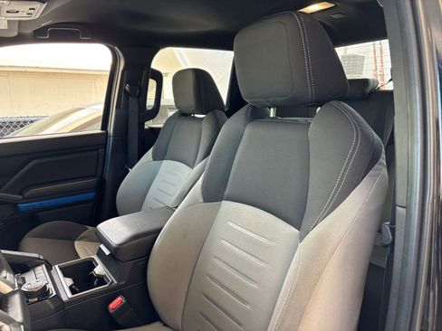 Used 2025 Toyota Tacoma TRD Off-Road AWD/4WD image 36