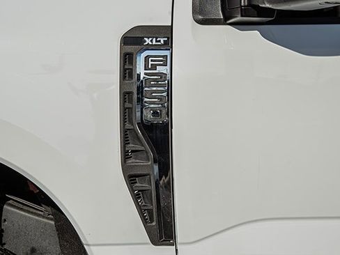 Used 2025 Ford F250 XLT w/ FX4 Off-Road Package image 16