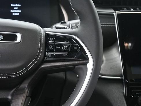 Used 2023 Jeep Grand Cherokee Overland image 29