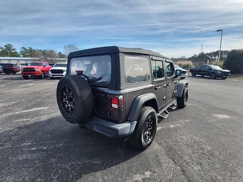 Used 2018 Jeep Wrangler Unlimited Sport AWD/4WD image 17