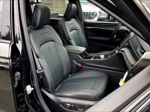 New 2025 Jeep Grand Cherokee Overland image 27
