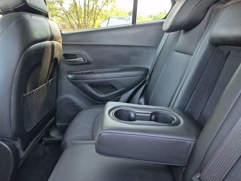 Used 2020 Chevrolet Trax LT w/ Sun & Sound Package AWD/4WD image 29