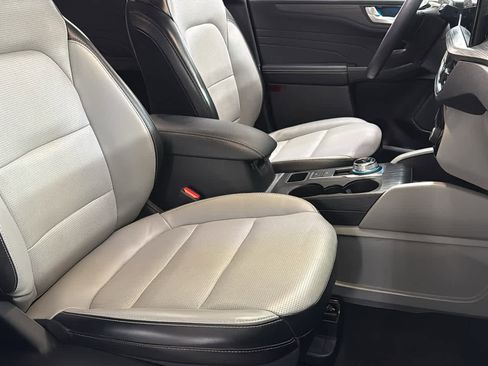 Used 2024 Ford Escape Platinum image 34