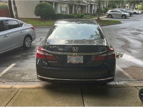 Used 2017 Honda Accord EX-L image 7