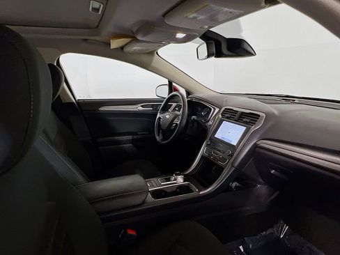 Used 2020 Ford Fusion SE image 27