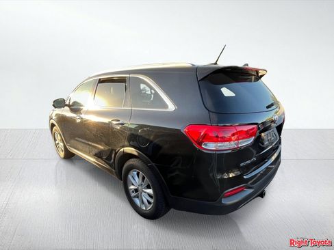 Used 2016 Kia Sorento LX FWD image 3